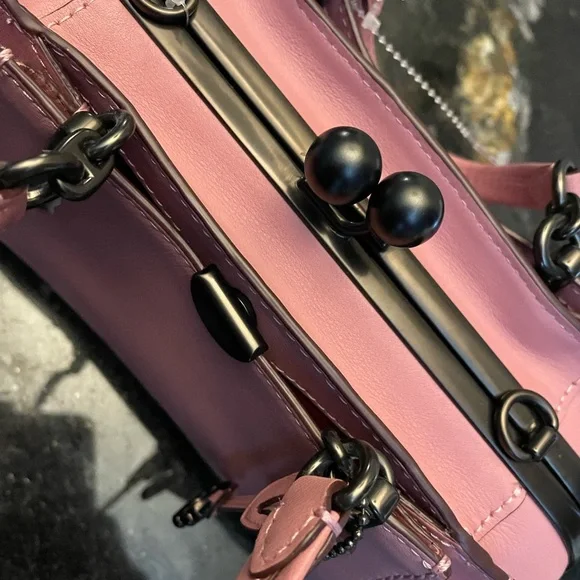 💖Coach purse & matching bracelet!!! - Picture 4 of 13